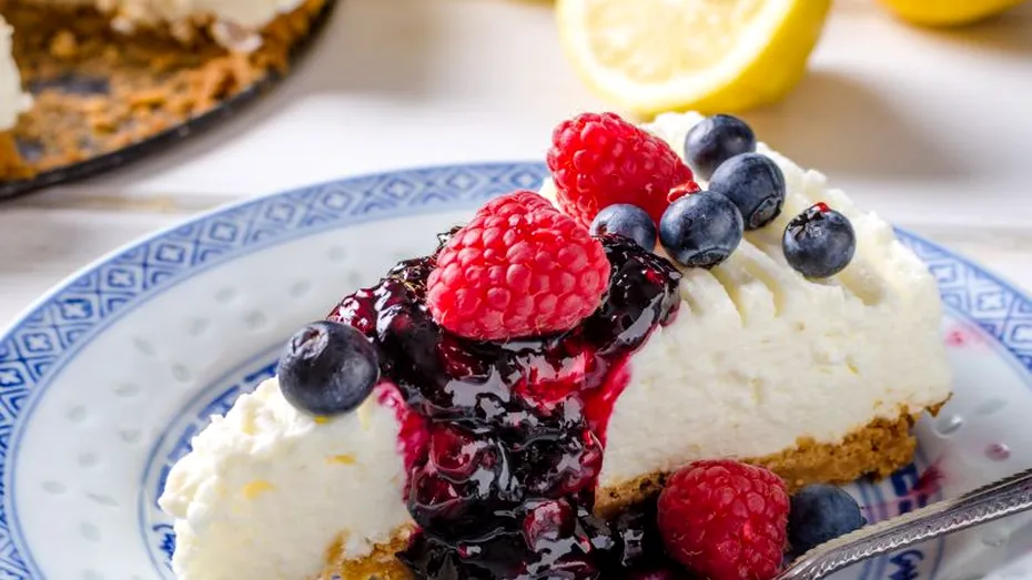 Desert de vară: cheesecake cu zmeură, fără zahăr!