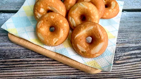 Gogoși keto la cuptor, cu puține calorii. Rețeta din 6 ingrediente, fără făină, zahăr, ulei sau drojdie