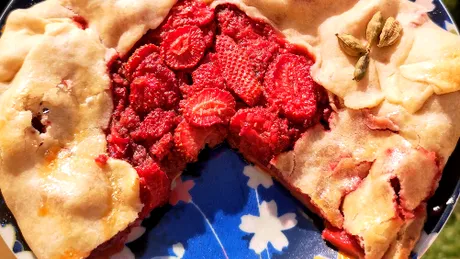 CSÎD a încercat - celebra tartă cu căpşuni de la chef Mazilique. Reţetă fără drojdie, fără praf de copt.
