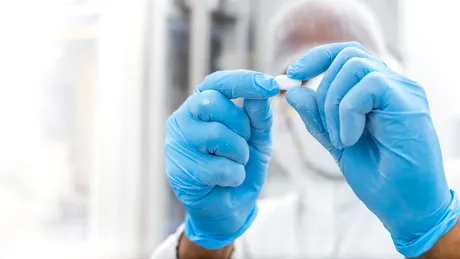 Medicii din România așteaptă și 2 ani pentru a putea prescrie aceleași medicamente ca și colegii lor germani