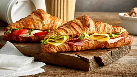 Gustări sănătoase sub 300 de calorii cu șuncă și mușchi țigănesc