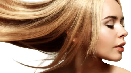 Cum mentii un par vopsit blond sanatos si stralucitor? 6 produse esentiale de ingrijire